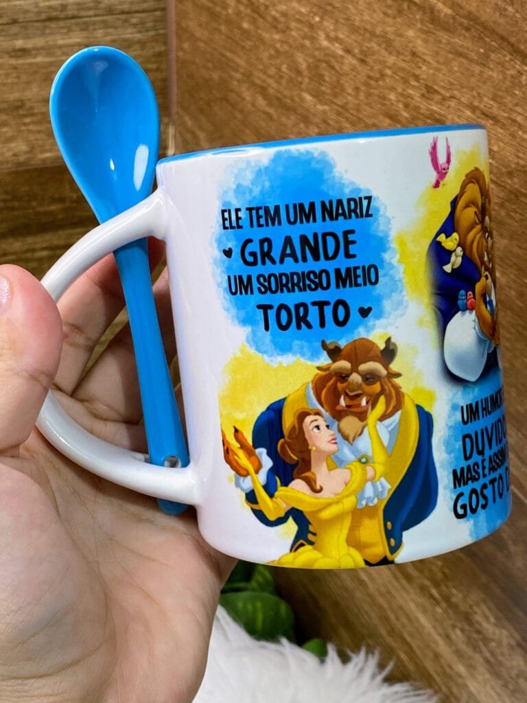 DIVULGACAO-1-1-scaled-2 Sorriso Torto - A Bela e a Fera - Arte Avulsa Caneca - Imagem 1