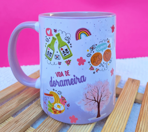 Dorama-vida-de-Dorameira Dorama - vida de Dorameira - Arte Avulsa Caneca - Imagem 1
