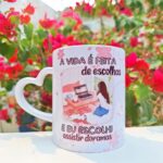 A vida é feita de escolhas, e escolhi assistir Doramas - Arte Avulsa Caneca