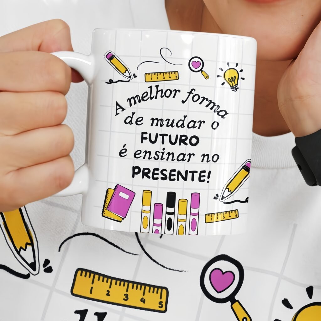 Imagens-divulgac╠oa╠ao-2-scaled-2 Café é igual Professor, te prepara para a vida - Arte Avulsa Caneca - Imagem 1